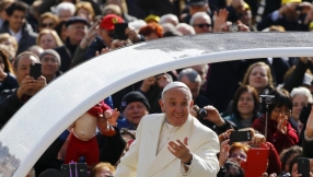 Pope Francis urges European nations to open borders to refugees