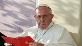 Pope Francis: Stop texting and watching TV during mealtimes