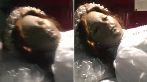 Child saint suddenly opens her eyes â after she died 300 years ago, shocking tourists in Mexico