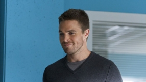 \'Arrow\' season 5 spoilers: Oliver wakes up to a new reality in episode 8