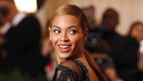 BeyoncÃ©, Jay-Z show off adoration for growing baby bump