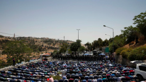 Peaceful end to Friday prayers in Jerusalem ushers in hopes of calm ahead