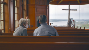 Study: Attendance hemorrhaging at small and midsize US congregations