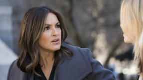 \'Law and Order: SVU\' season 18 spoilers: Show to return next year with hockey team hazing episode?