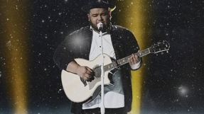 \'The Voice\' Semifinalist Wows Audience with Stirring Rendition of \'To Worship You I Live\' Before Bowing Out