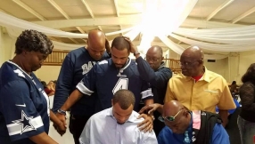 NFL Star Dak Prescott Displays Christian Faith Through Prayer