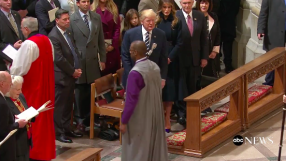 Did Clergyman Avoid Shaking Donald Trump\'s Hand During Inauguration Day Prayer Service?