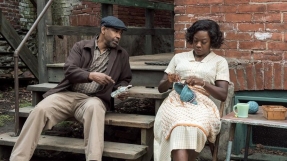 \'Fences\' Star Viola Davis Thanks God And Co-Star Denzel Washington After Winning Oscar