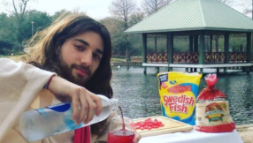 Man Pretends To Be Jesus In Dating App Tinder