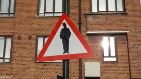 Artist apologises for road sign that was feared to be an anti-Jewish hate crime