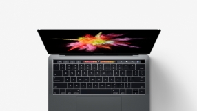 MacBook Pro 2017 release date, specs rumors: Device to feature 32 GB RAM; Apple to improve Touch Bar after hacking?