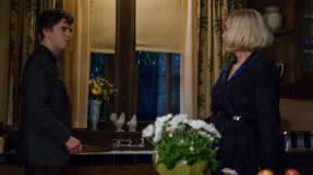 \'Bates Motel\' season 5 spoilers: Will Norma allow Norman to turn himself in?