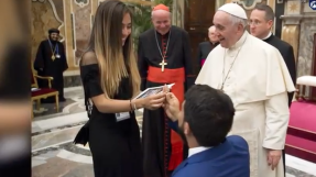 \'With God, the impossibe happens\' says man who proposed to his girlfriend in front of the Pope