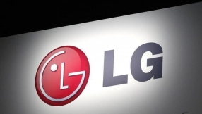 LG 2018 smartphone release date, specs rumors: Tech firm files patent for foldable handset morphing into tablet