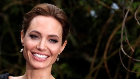 Angelina Jolie visits Jordan, exposes her daughters to status of Syrian refugees