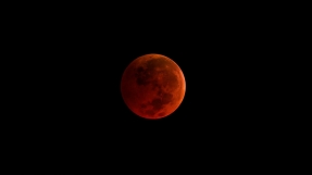 NASA and Skywatchers across North America, Hawaii, and Alaska waiting for the 'Super Blue Blood Moon'