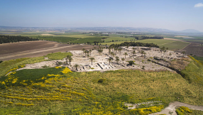 Archaeologists uncover 3,600-year-old tomb that could shed new light on Biblical city