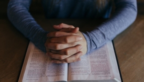 Atheist group demands halt to pastor's lunchtime Bible study in school