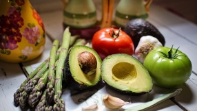 Balanced diet may significantly decrease risk of cancer death, study finds