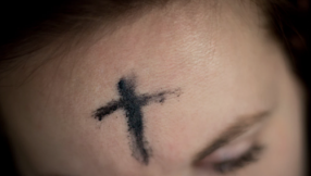 Teacher who told student to wipe off Ash Wednesday cross apologises