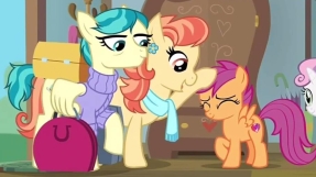 My Little Pony cartoon introduces first lesbian couple