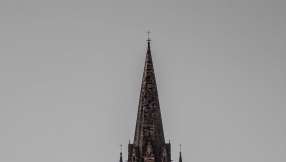 How should Christians respond to the Scottish worship ban?