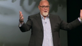 Former Harvest Bible Chapel pastor James MacDonald charged with assault and battery