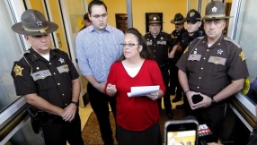 Kim Davis ordered to pay $260K for refusing to issue marriage license to gay couple: judge