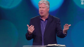 Robert Morris resigns, Gateway elders say they didn't have all the facts