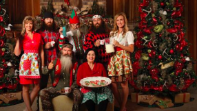 Duck Dynasty Christmas special 2013: Watch Robertson family perform live nativity, shop for gifts and more [A&E start time]