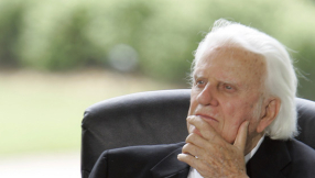 Billy Graham \'very weak\': Son Franklin asks for prayers for legendary evangelist