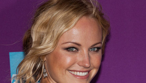 \'Trophy Wife\' cancelled ? Actress Malin Akerman hopes to see season 2