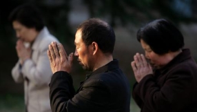 Chinese Christians defend church from demolition