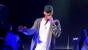 Eminem & Rihanna \'Monster\' performance video at MTV Movie Awards 2014