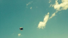 Wind blows \'bouncy castle\' 20ft in air; 2 children in serious condition [Photo]