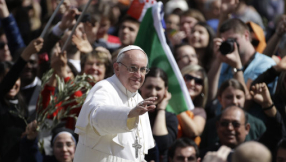 Pope Francis condemns \'contempt\' towards Gypsies