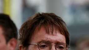 Sir Cliff Richard\'s house searched by police