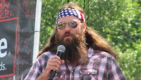 Willie Robertson takes the ice bucket challenge [VIDEO]