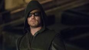 Stephen Amell dishes on \'Green Arrow\' movie, keeping fit and Sara Lance\'s death