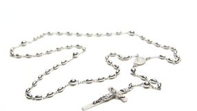 8th grader arrested for refusing to remove his rosary