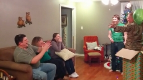 Soldier returning from Afghanistan has Christmas surprise to his family [VIDEO]