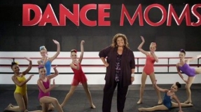 \'Dance Moms\' season 5 finale spoilers tonight: Dance competition, music video audition, war between the coach and the moms