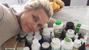 \'Real Housewives of Beverly Hills\' news: Yolanda Foster shows off picture of all her pills for Lyme Disease treatment