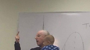 Compassionate professor who conducted lecture while holding student\'s crying baby becomes internet sensation