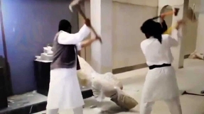 ISIS destroys 2,000-year-old statue, other artefacts as part of its \'cultural cleansing\'