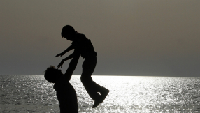 Men who become dads before 25 have  higher chances of dying early â study