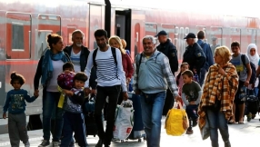 Austria, Germany open borders to refugees offloaded by Hungary