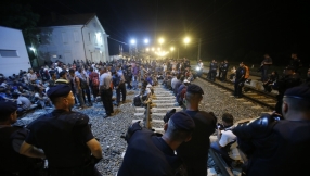 Croatia closes Serbia crossings as migrants overwhelm borders 