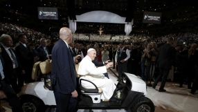 Pope Francis tells New Yorkers: \'Share the good news that God walks at our side\'