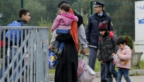 Hungary shuts border to refugee to preserve \